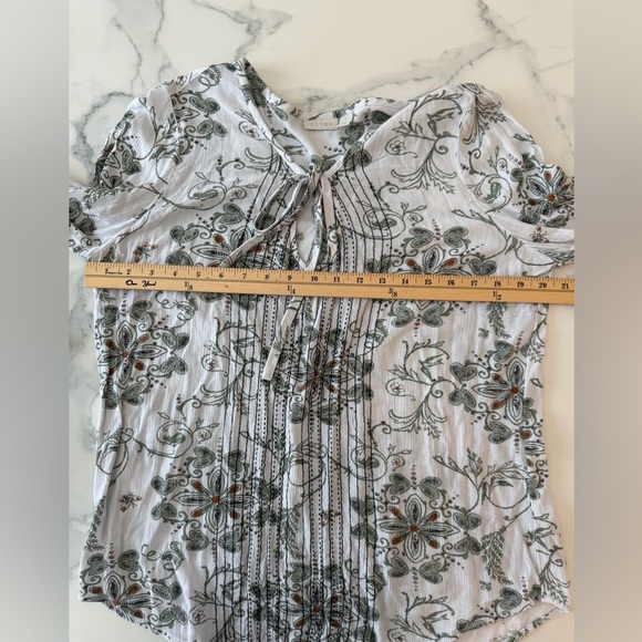 Hinge Green and White 3/4 Sleeve Tie Front Blouse size 1 - Picture 5 of 6